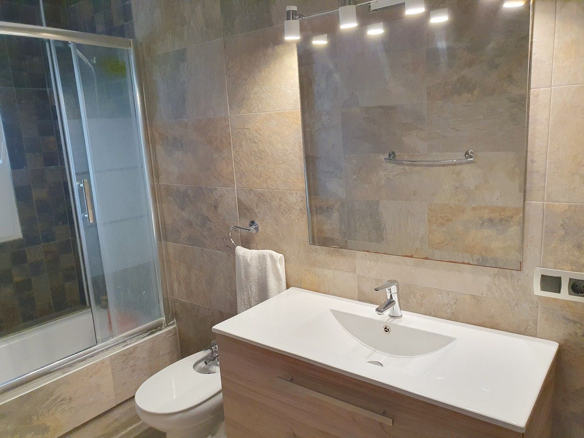 Appartement te koop in El Paraiso | 2 slaapkamers H5481469