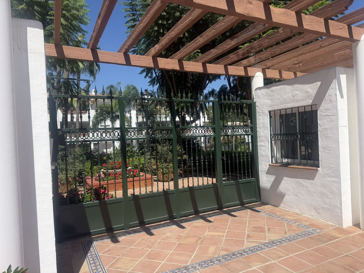 Appartement te koop in El Paraiso | 3 slaapkamers H5492419