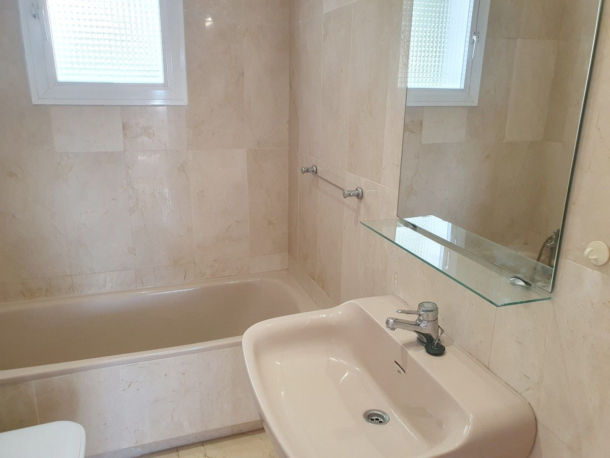 Penthouse te koop in El Paraiso | 2 slaapkamers H5492470