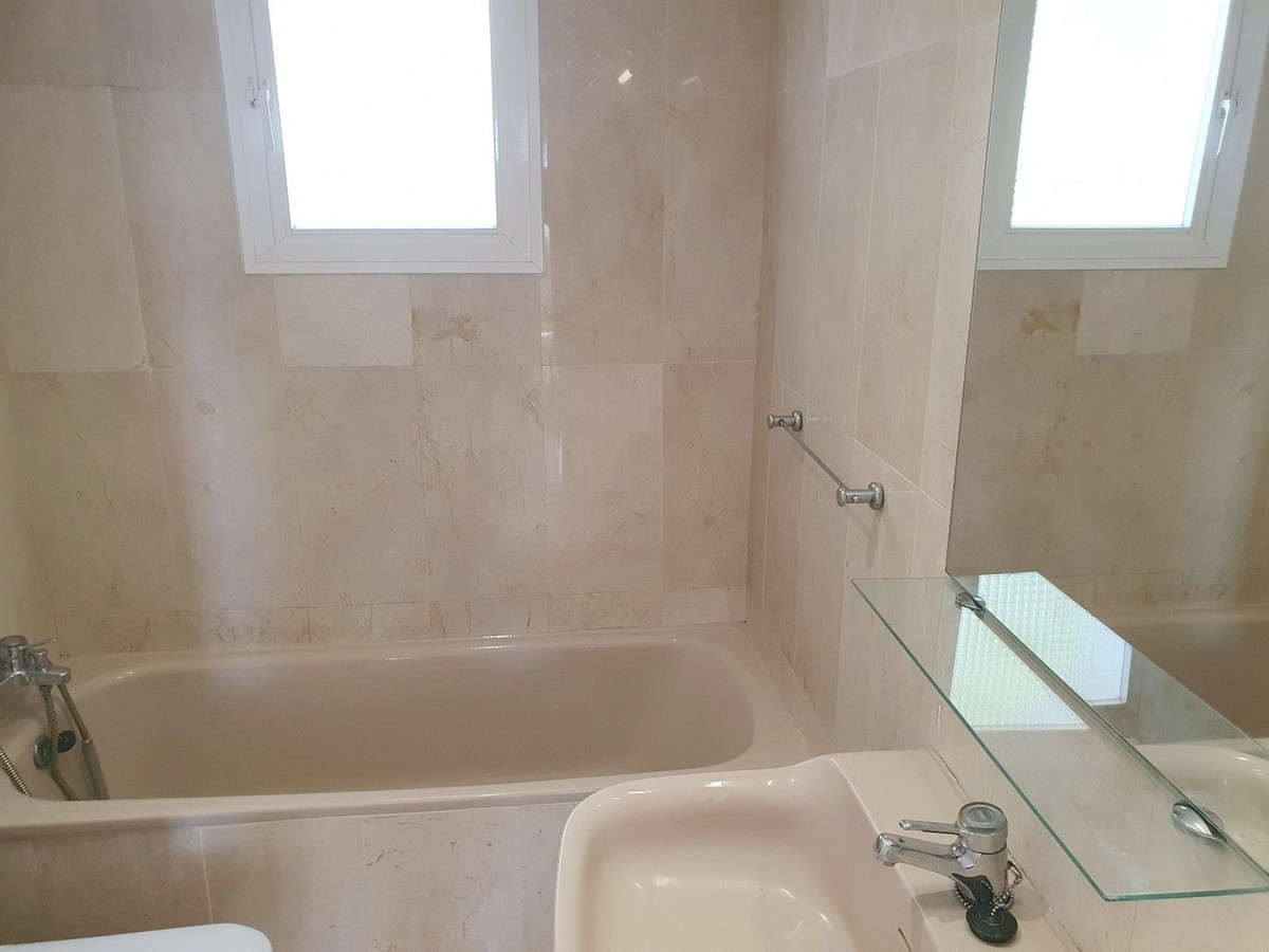 Penthouse te koop in El Paraiso | 2 slaapkamers H5492470