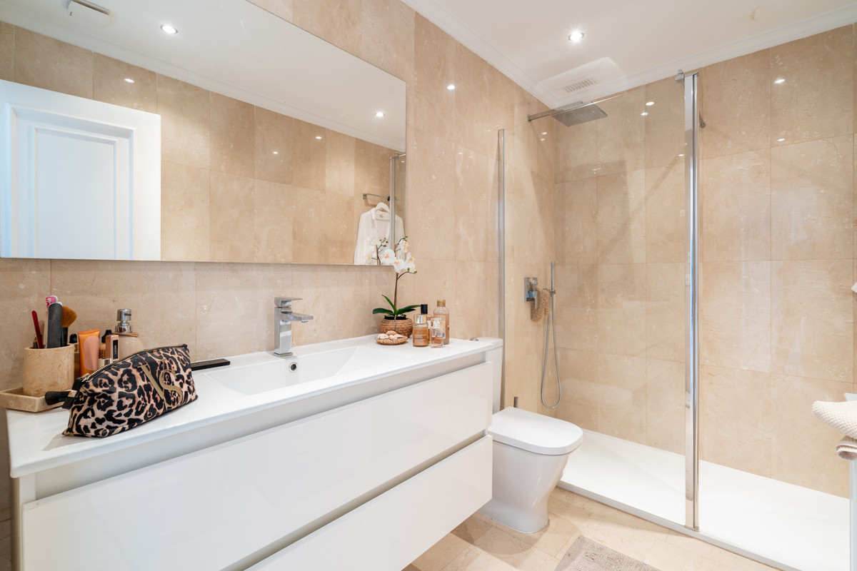 Penthouse te koop in El Paraiso | 2 slaapkamers H5496997