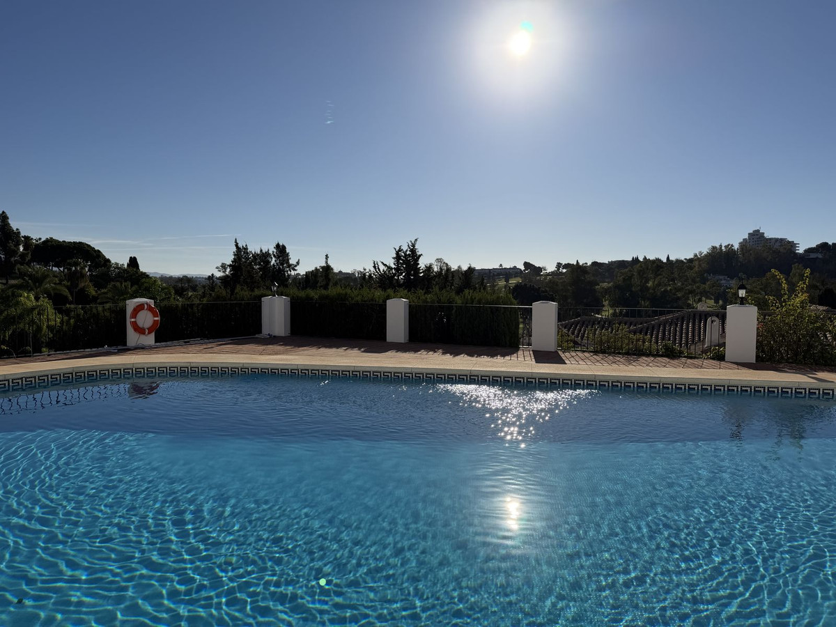 Appartement te koop in El Paraiso | 2 slaapkamers H5512483