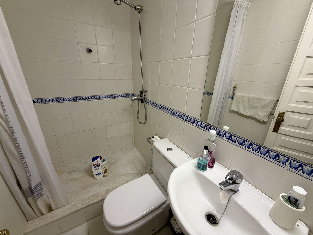 Appartement te koop in El Paraiso | 2 slaapkamers H5512483