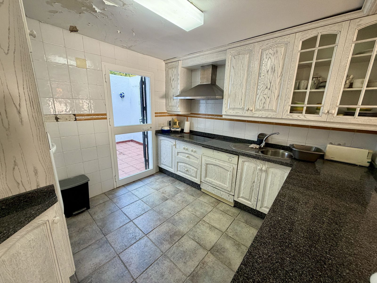 Appartement te koop in El Paraiso | 2 slaapkamers H5512483