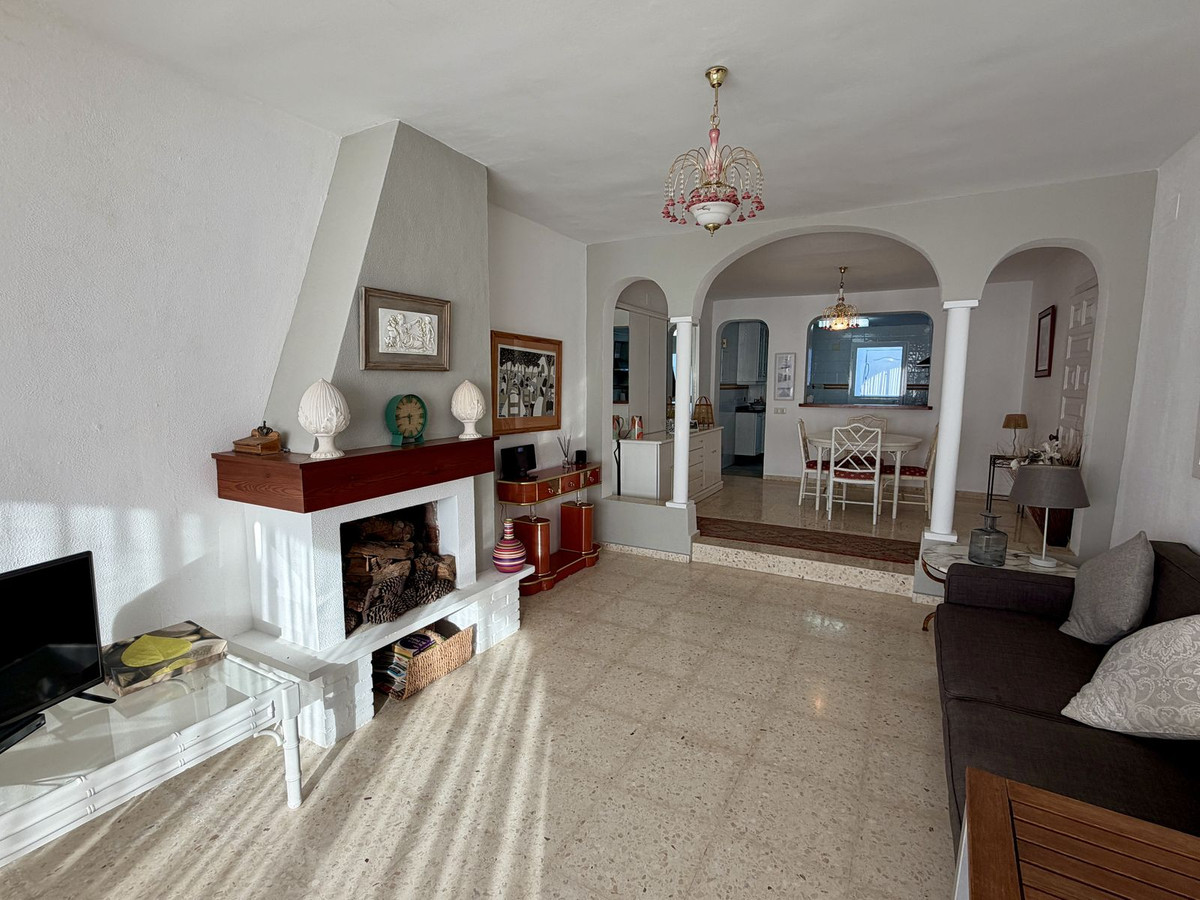 Appartement te koop in El Paraiso | 2 slaapkamers H5512483
