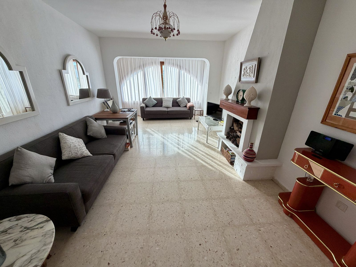 Appartement te koop in El Paraiso | 2 slaapkamers H5512483