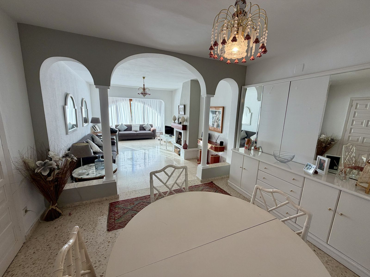 Appartement te koop in El Paraiso | 2 slaapkamers H5512483