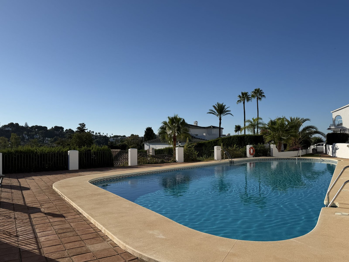 Appartement te koop in El Paraiso | 2 slaapkamers H5512483