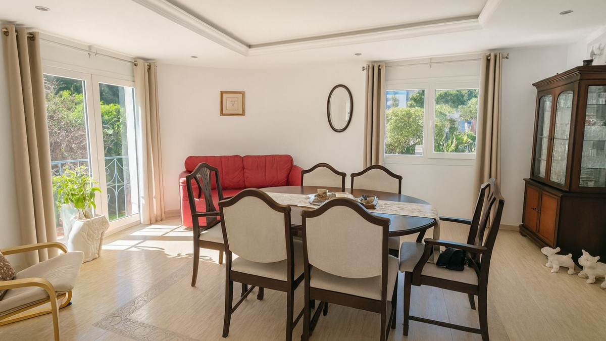 Huis te koop in El Rosario | 4 slaapkamers H5387854