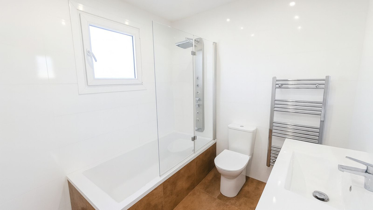 Huis te koop in El Rosario | 4 slaapkamers H5387854