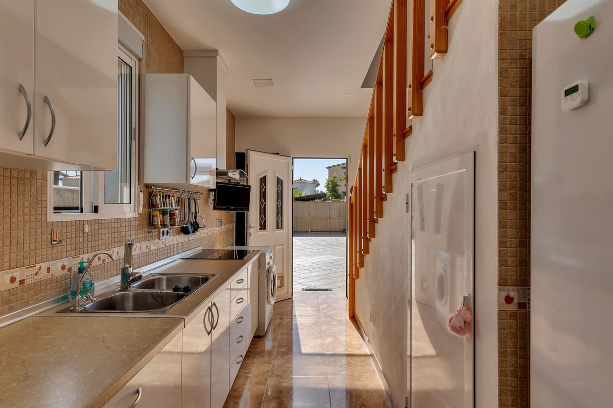 Huis te koop in Els Poblets | 4 slaapkamers H5473315