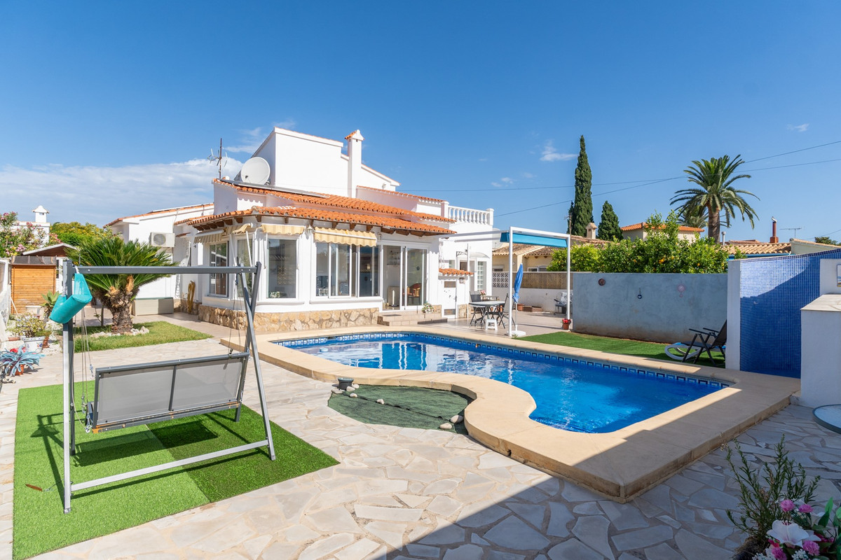 Huis te koop in Els Poblets | 4 slaapkamers H5473315
