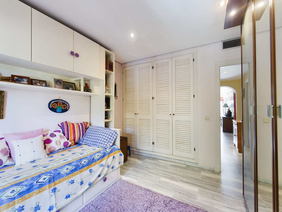 Appartement te koop in Elviria | 3 slaapkamers H4164577