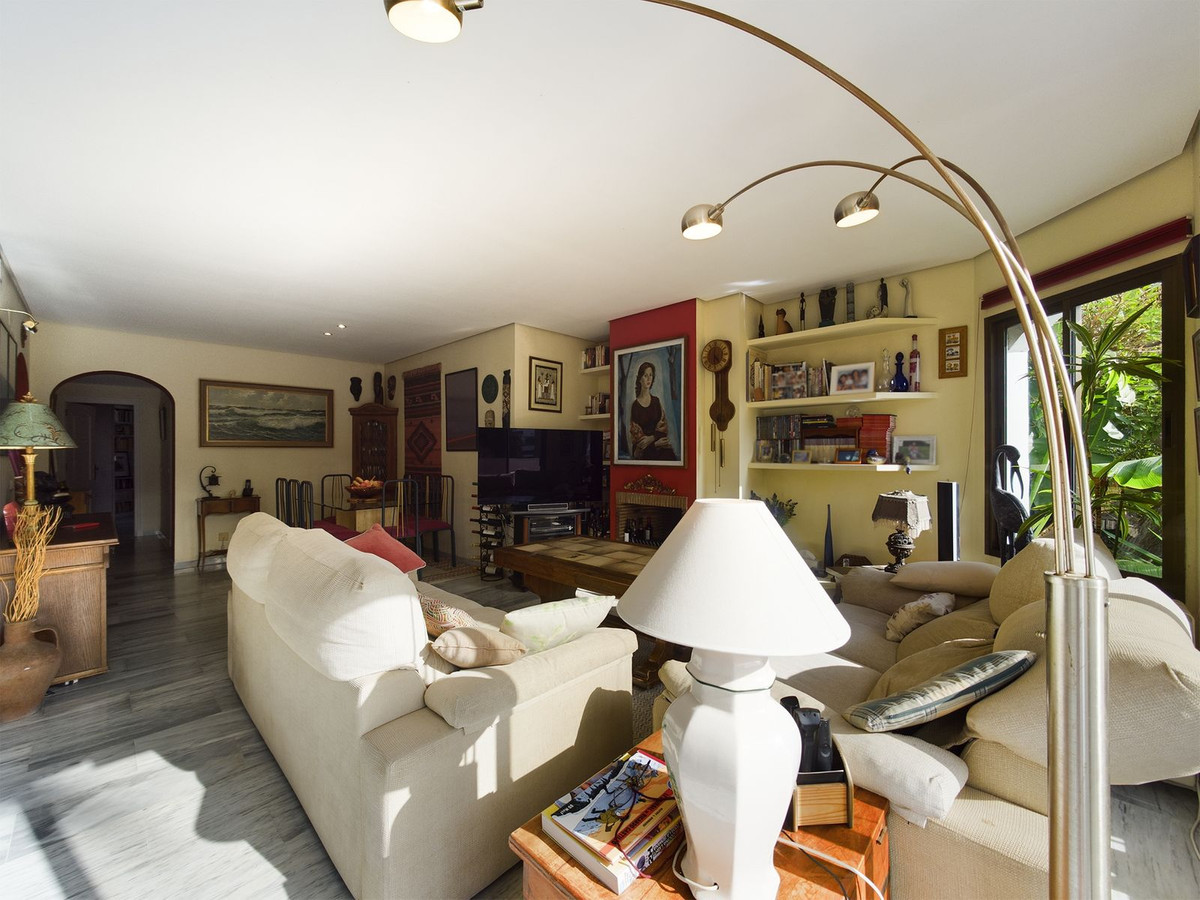 Appartement te koop in Elviria | 3 slaapkamers H4164577