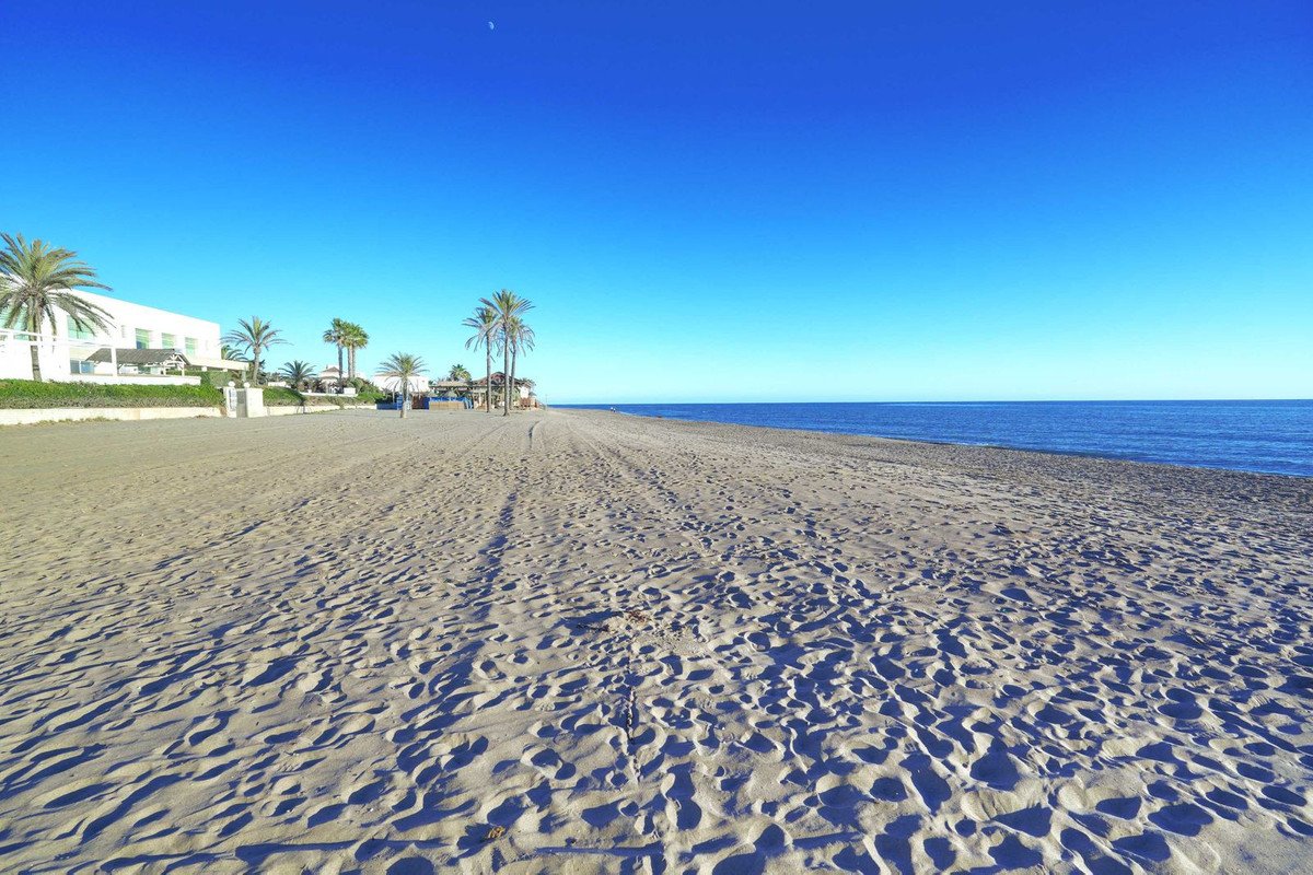 Tussenverdieping Appartement in Elviria-1