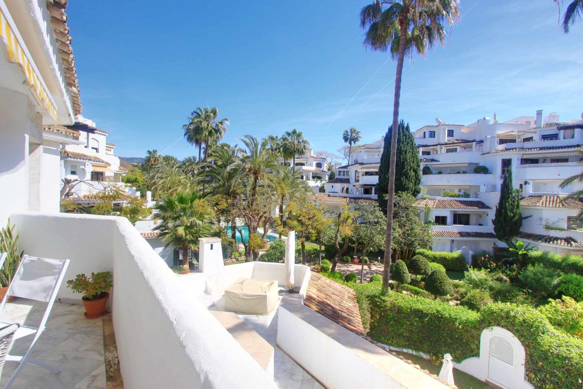 Tussenverdieping Appartement in Elviria-2