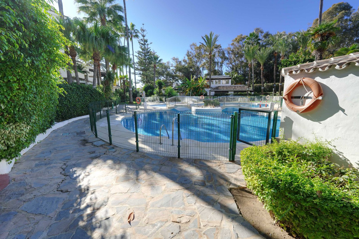 Tussenverdieping Appartement in Elviria-33
