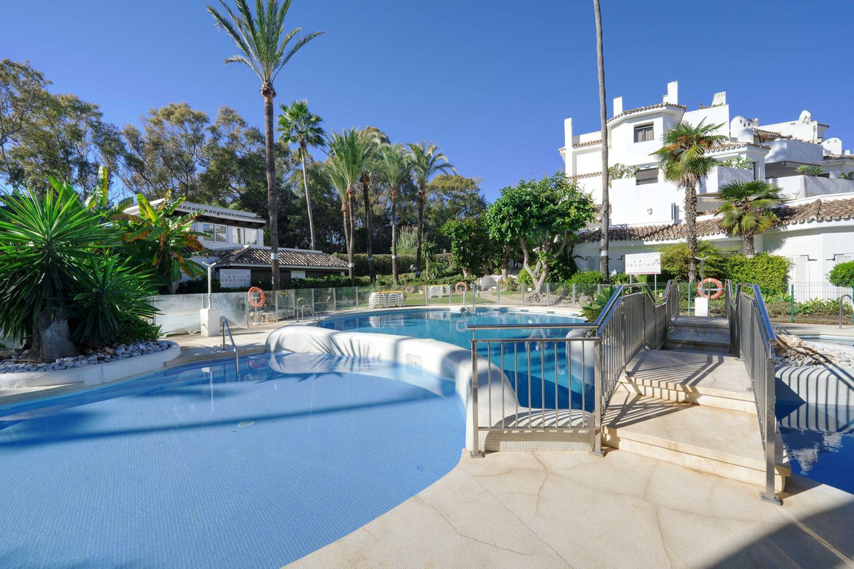 Tussenverdieping Appartement in Elviria-35