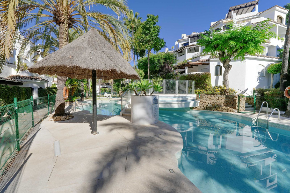 Tussenverdieping Appartement in Elviria-43