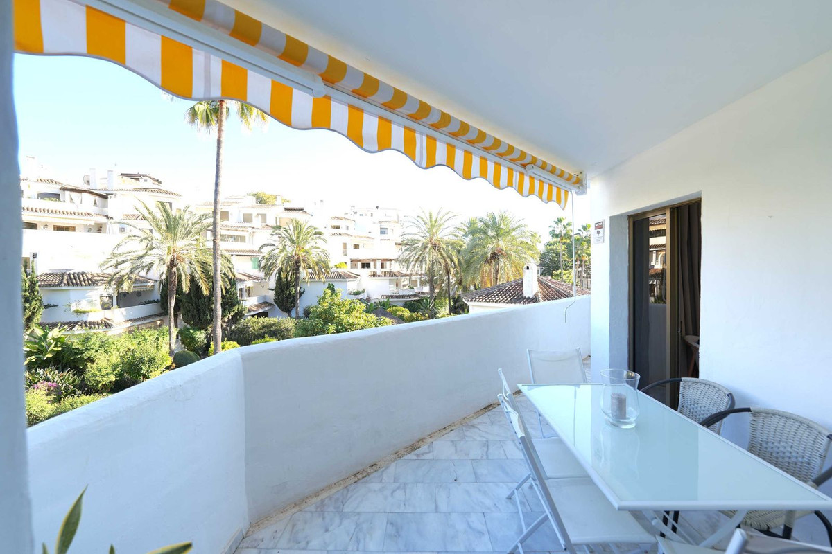 Tussenverdieping Appartement in Elviria-5
