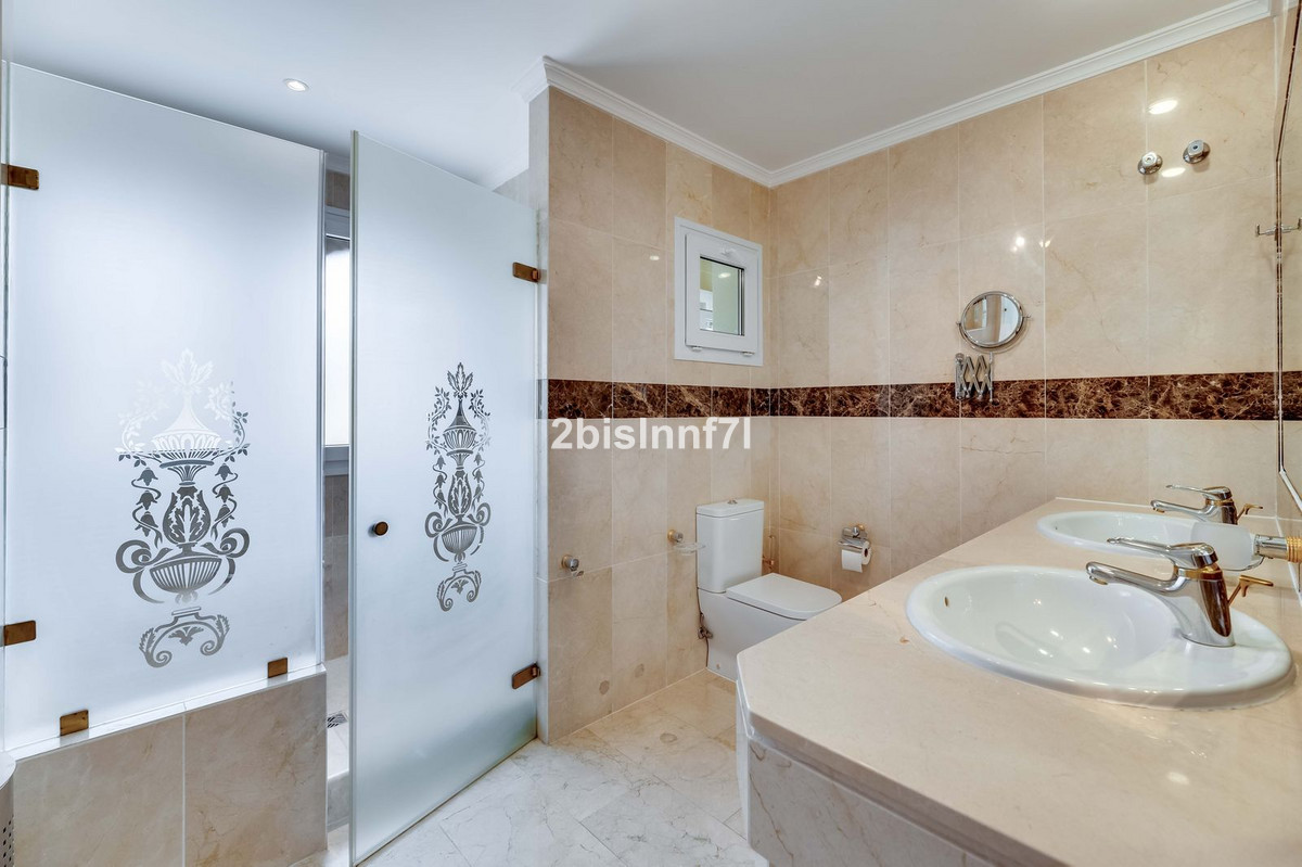 Penthouse Duplex in Elviria-16