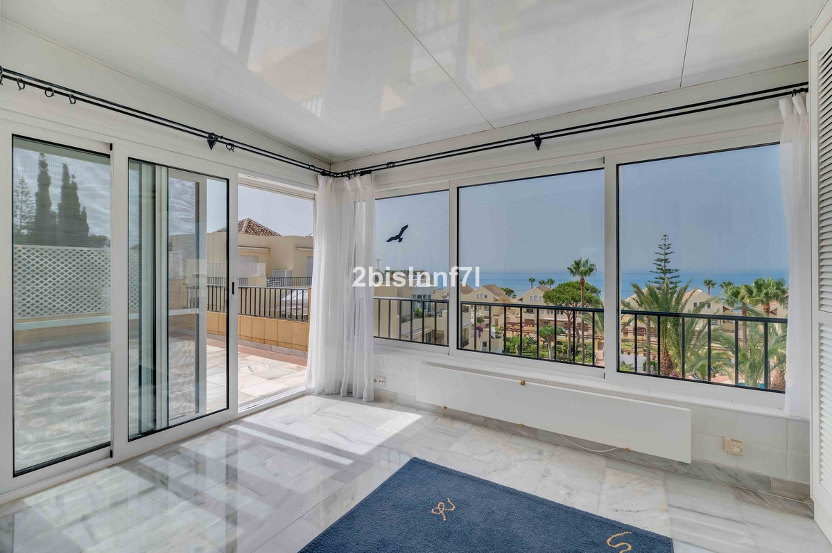 Penthouse Duplex in Elviria-21