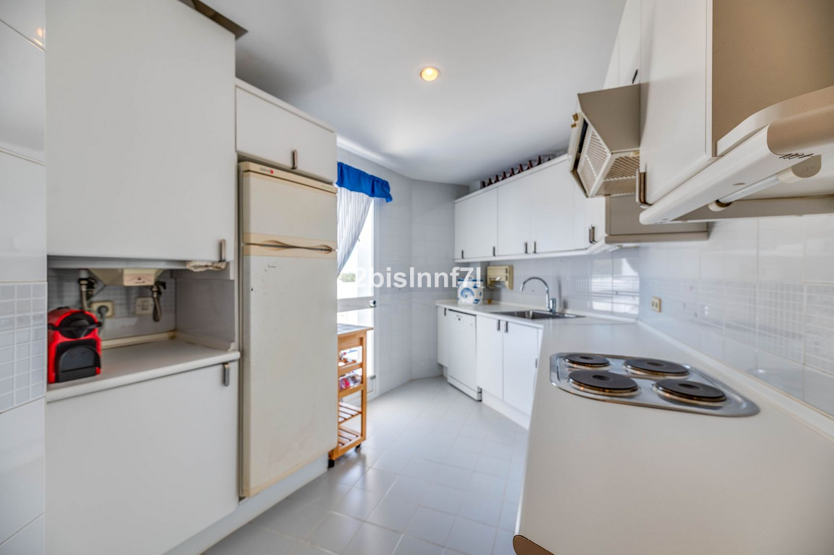 Bovenverdieping Appartement in Elviria-10