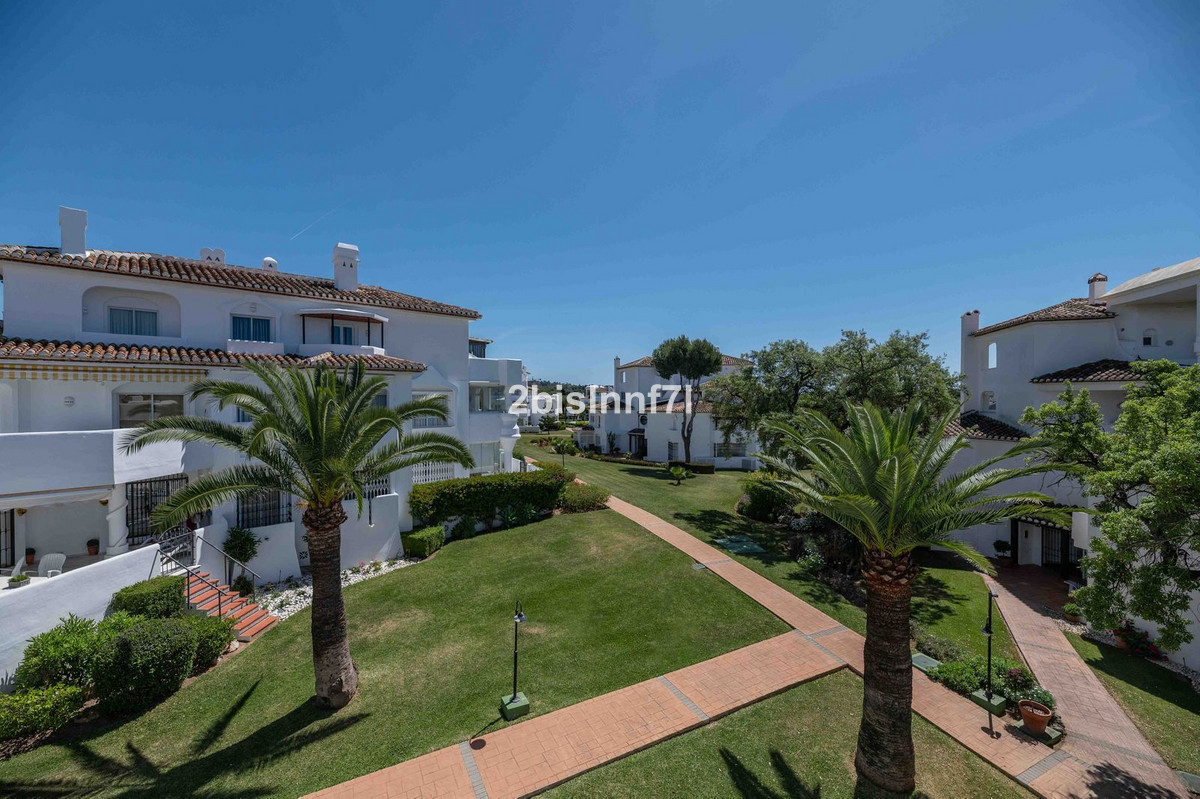 Bovenverdieping Appartement in Elviria-25