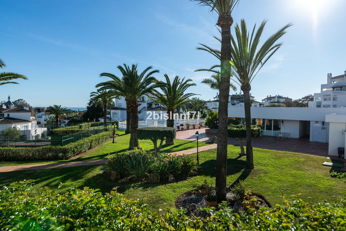 Bovenverdieping Appartement in Elviria-26