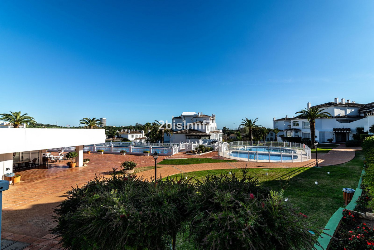 Bovenverdieping Appartement in Elviria-29