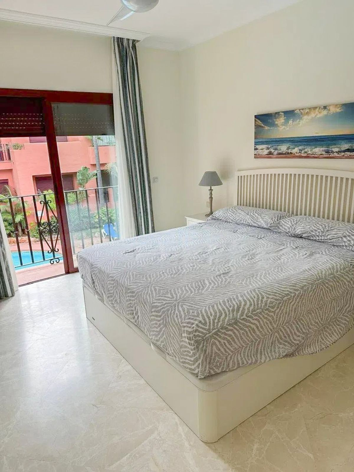 Appartement te koop in Elviria | 3 slaapkamers H4849144