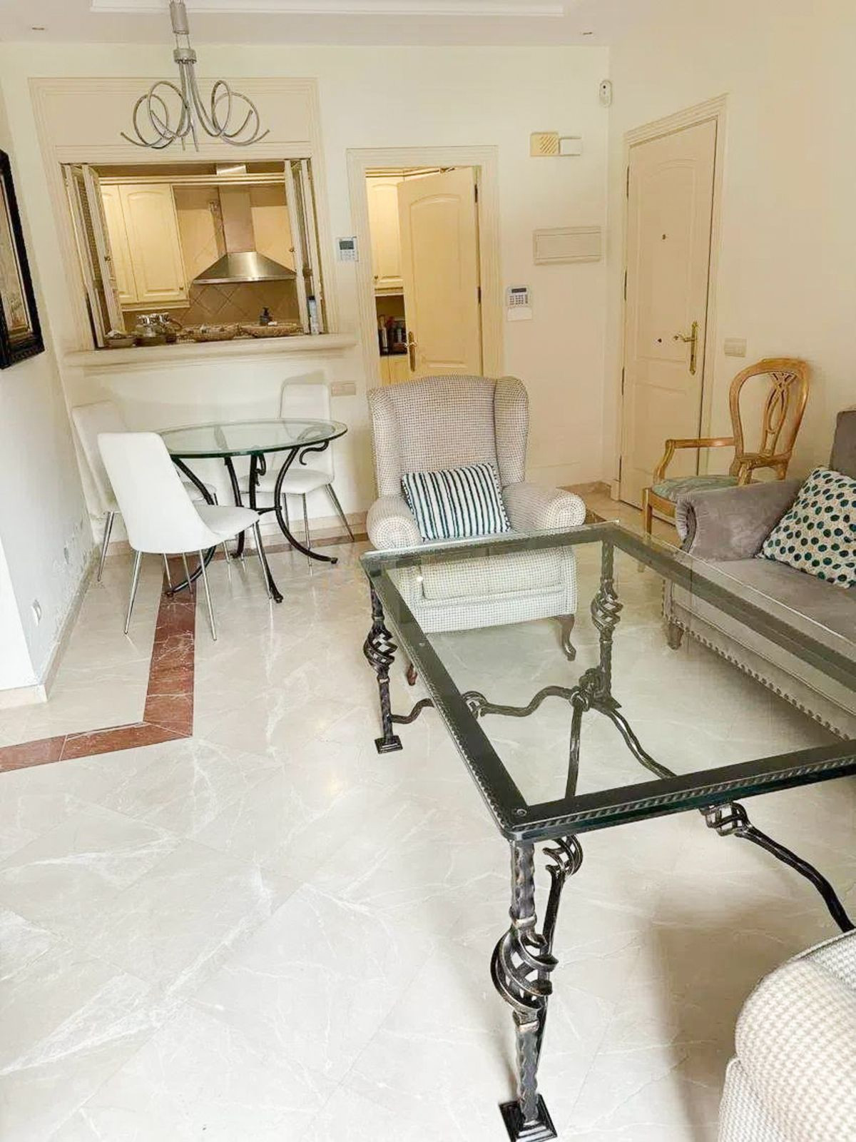 Appartement te koop in Elviria | 3 slaapkamers H4849144