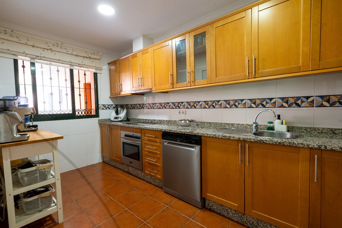 Tussenverdieping Appartement in Elviria-6