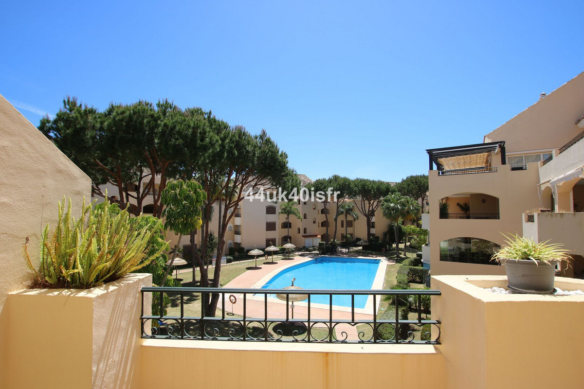 Tussenverdieping Appartement in Elviria-1