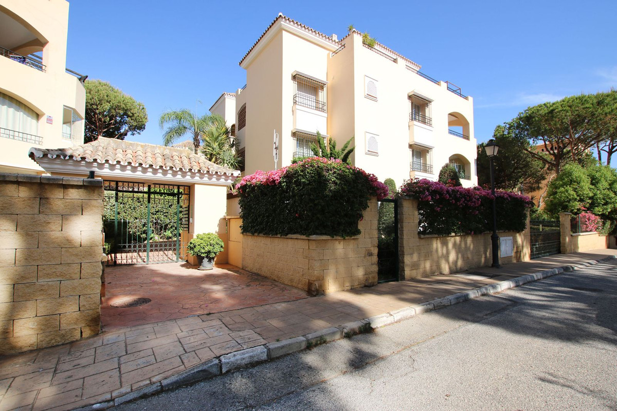 Tussenverdieping Appartement in Elviria-4