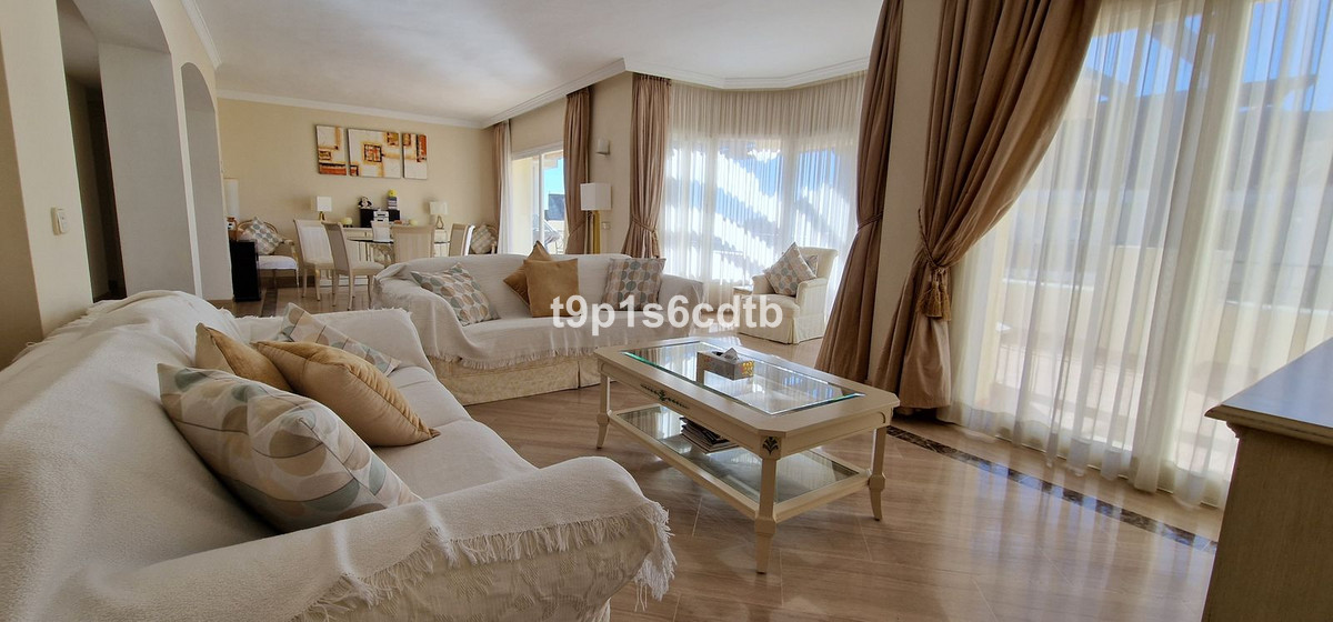 Penthouse in Elviria-10