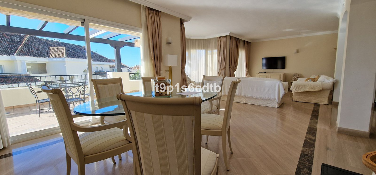 Penthouse in Elviria-11