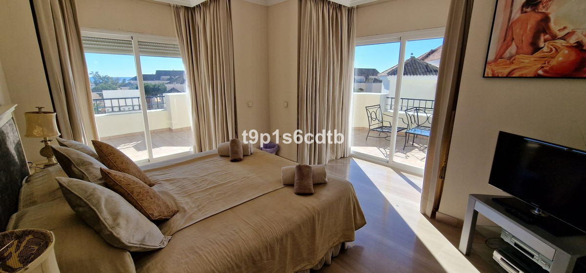 Penthouse in Elviria-14