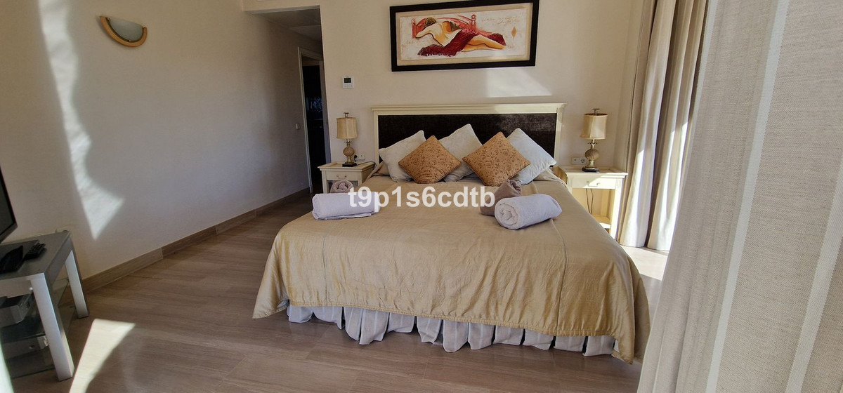 Penthouse in Elviria-16