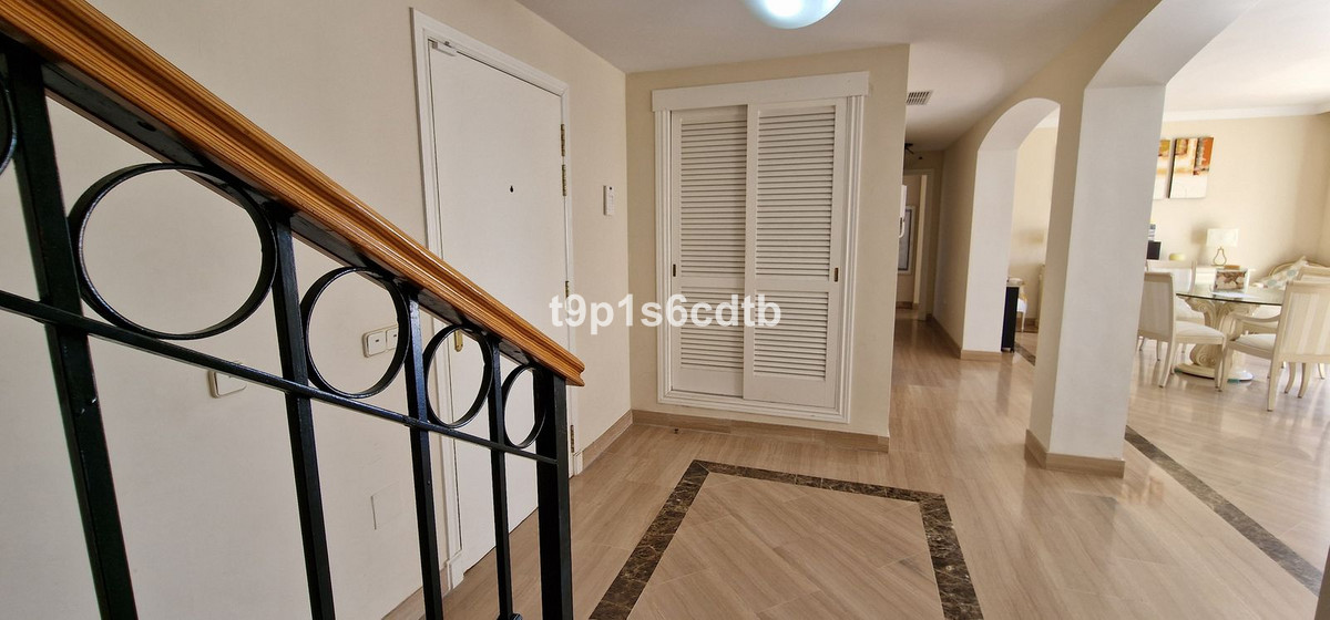 Penthouse in Elviria-20