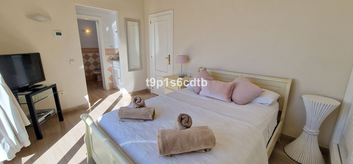 Penthouse in Elviria-23