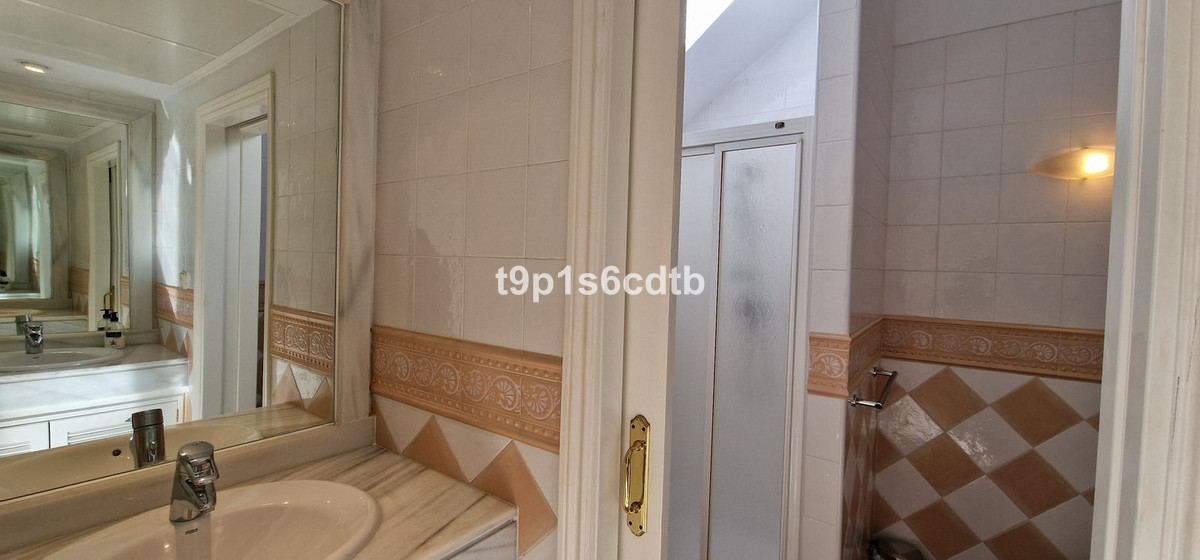 Penthouse in Elviria-25