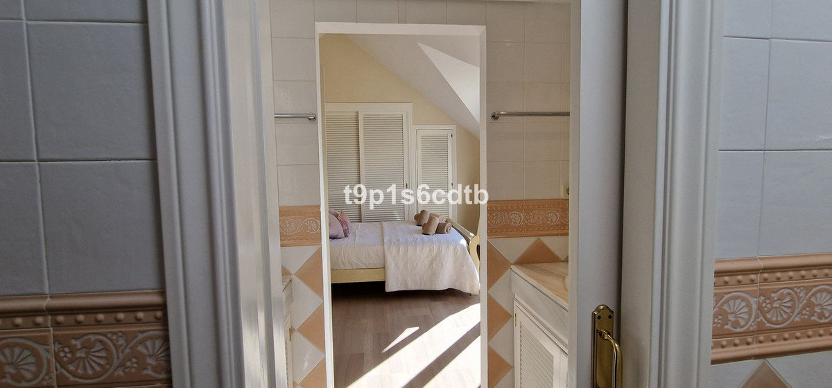 Penthouse in Elviria-26