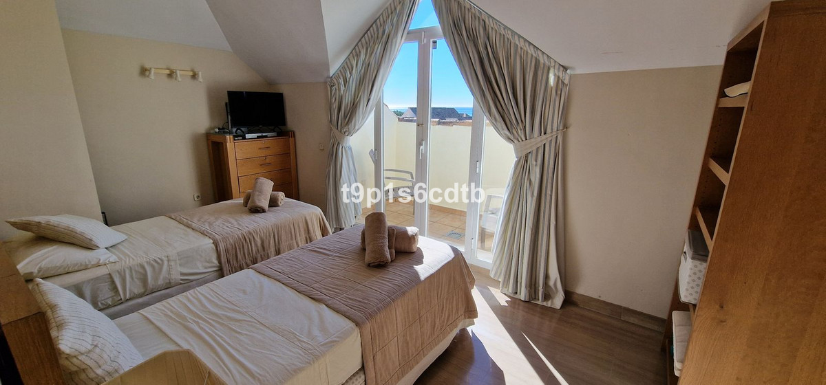Penthouse in Elviria-27