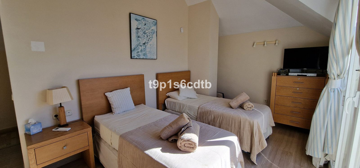 Penthouse in Elviria-28
