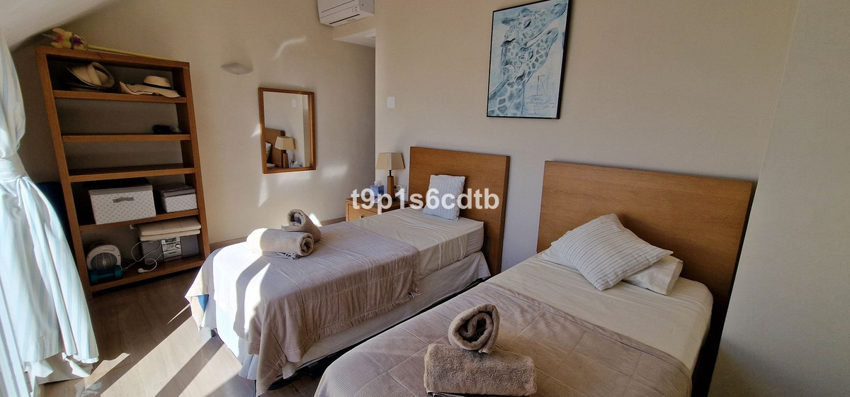 Penthouse in Elviria-29