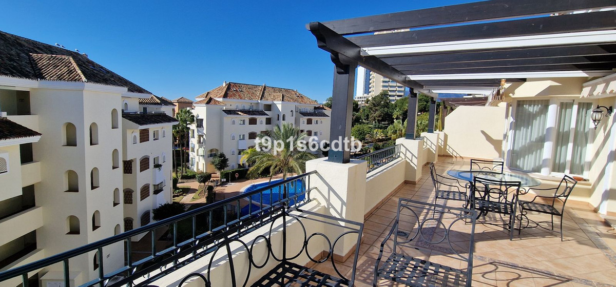 Penthouse in Elviria-3