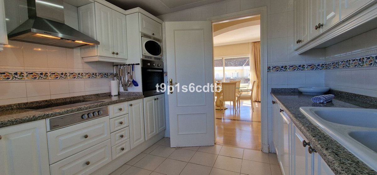 Penthouse in Elviria-34