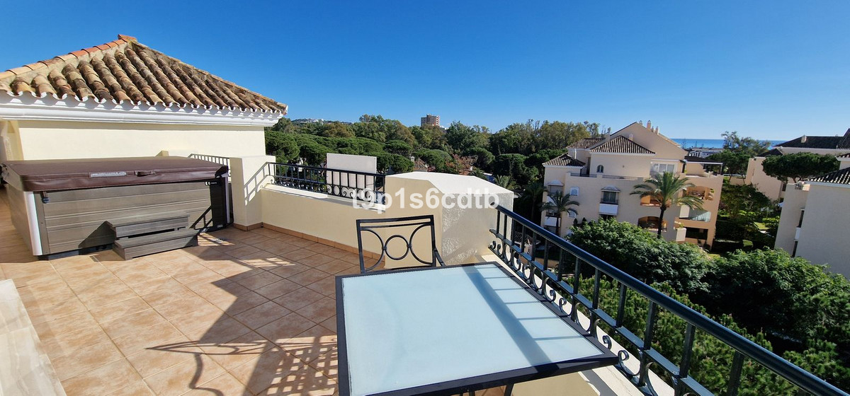 Penthouse in Elviria-6