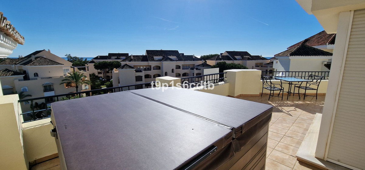 Penthouse in Elviria-7